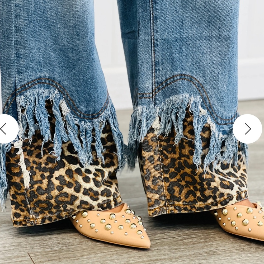 🆕 Oli & Hali Washed Denim Double Waist Jeans Leopard trim Wide-Leg 
NWOT - Picture 4 of 14